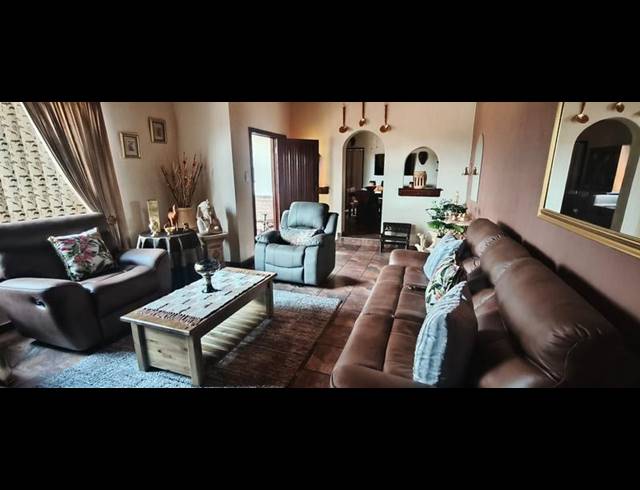 3 BEDROOM HOUSE FOR SALE IN PRETORIA GARDENS